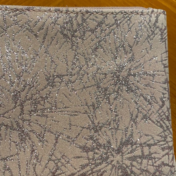 MAC Cosmetic Bag - Picture 4 of 9